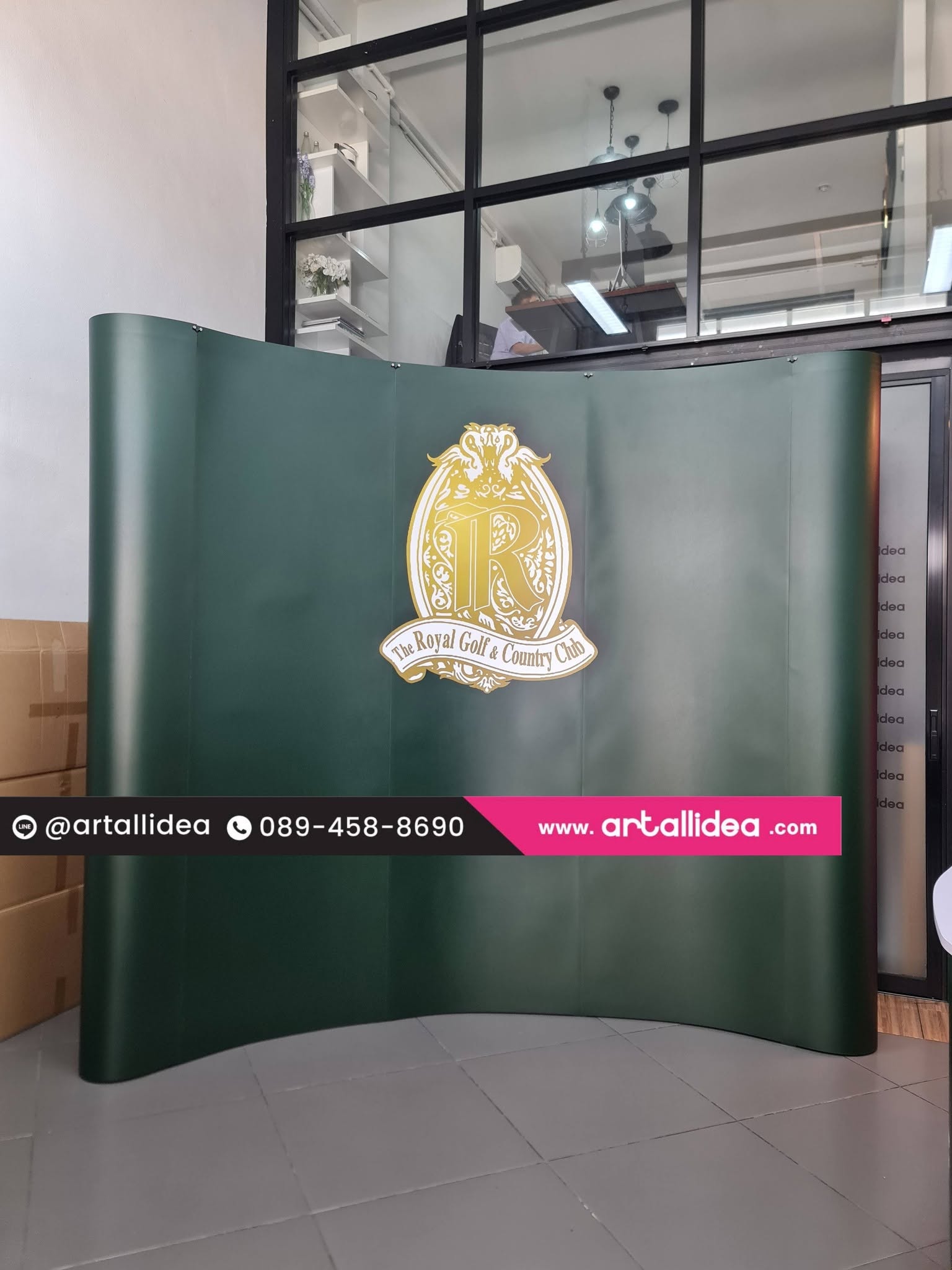 Pop Up Backdrop หน้าโค้ง แบบพับเก็บได้ พร้อมงานพิมพ์และกระเป๋าล้อลาก